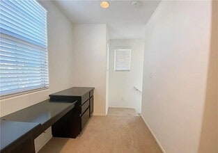 7629 Jasmine Falls Dr in Las Vegas, NV - Building Photo - Building Photo