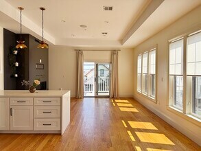 239 Lexington St in Boston, MA - Building Photo - Building Photo