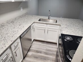 Brittany Square Apartments in Tulsa, OK - Building Photo - Building Photo