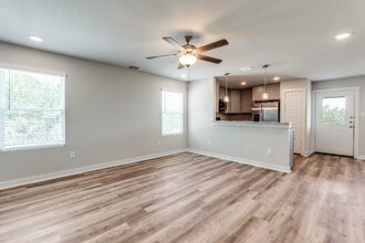 721-733 Ryan Xing in San Antonio, TX - Building Photo - Building Photo