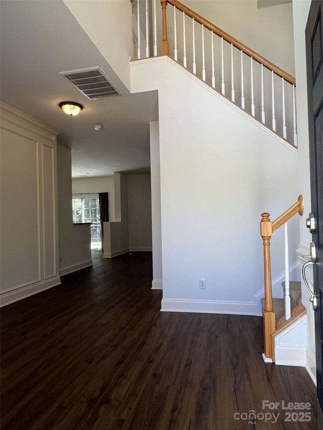 6304 Falls Lake Dr in Charlotte, NC - Building Photo - Building Photo