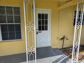 807 W Las Olas Blvd in Fort Lauderdale, FL - Building Photo