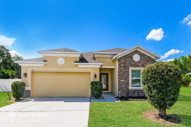 property at 821 Jefferson Blvd
