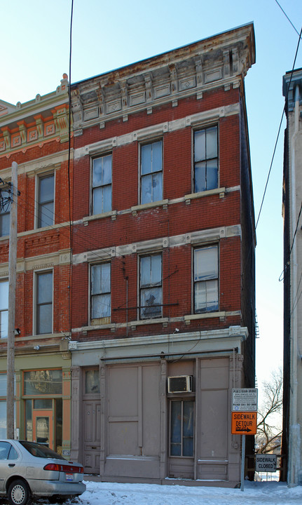 469 W McMicken Ave in Cincinnati, OH - Building Photo