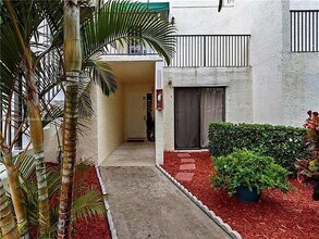 65 Deer Creek Rd in Deerfield Beach, FL - Building Photo - Building Photo