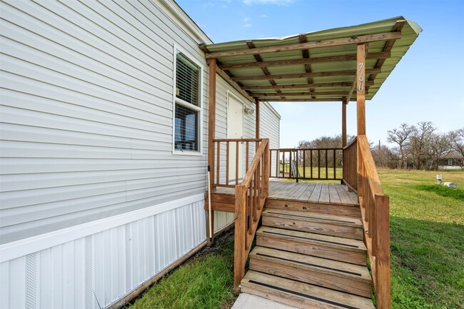 760 Blueberry Rd in Baytown, TX - Foto de edificio - Building Photo