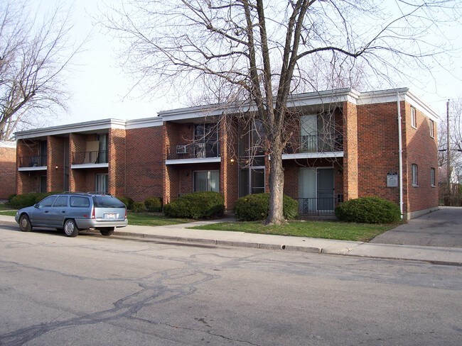 Continental Court Apartments in Vandalia, OH - Building Photo - Building Photo