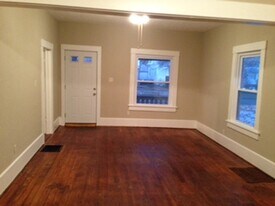 211 W Adams St in Pittsburg, KS - Building Photo