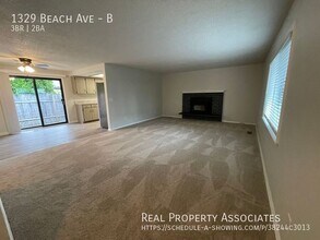1329 Beach Ave-Unit -B in Marysville, WA - Building Photo - Building Photo