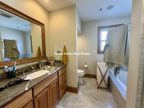 276 Main St, Unit 1 in Medford, MA - Building Photo - Building Photo