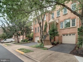 3006 Fallswood Glen Ct in Falls Church, VA - Building Photo - Building Photo
