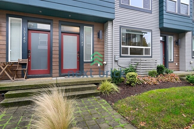 13143 83rd Ln S in Seattle, WA - Building Photo - Building Photo