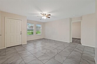 12502 Hackberry Dr in Willis, TX - Building Photo - Building Photo