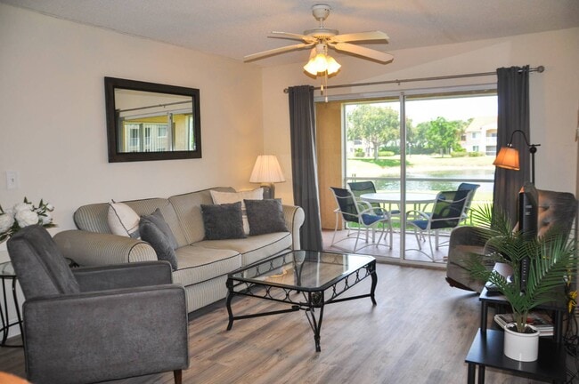 1590 S 42ND Cir in Vero Beach, FL - Building Photo - Building Photo