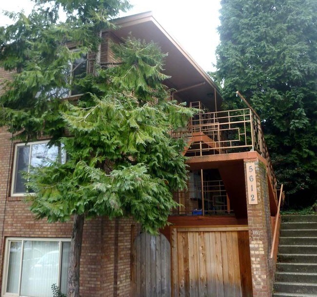 U-District Apartments in Seattle, WA - Foto de edificio - Building Photo