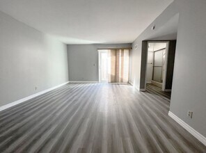 20433 Pacific Dr in Walnut, CA - Foto de edificio - Building Photo