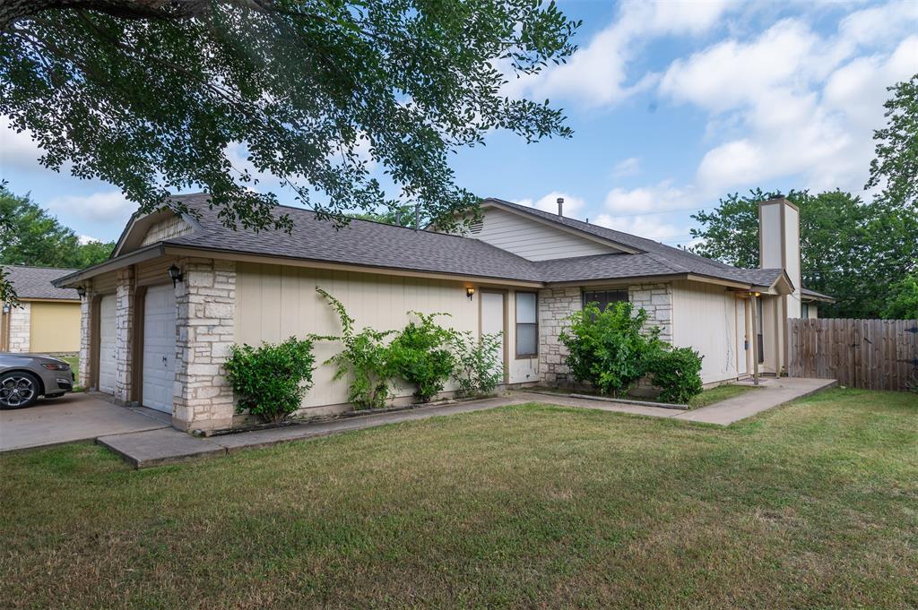 1114 Woodlief Trail in Round Rock, TX - Building Photo