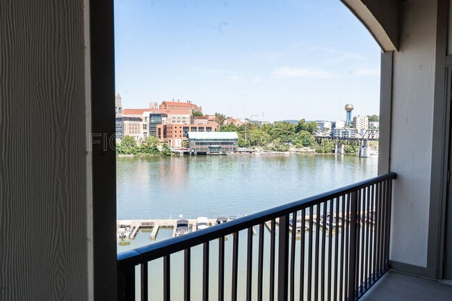 445 W Blount Ave in Knoxville, TN - Building Photo - Building Photo