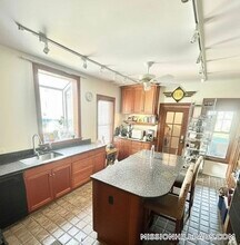 67 Hillside St in Boston, MA - Foto de edificio - Building Photo