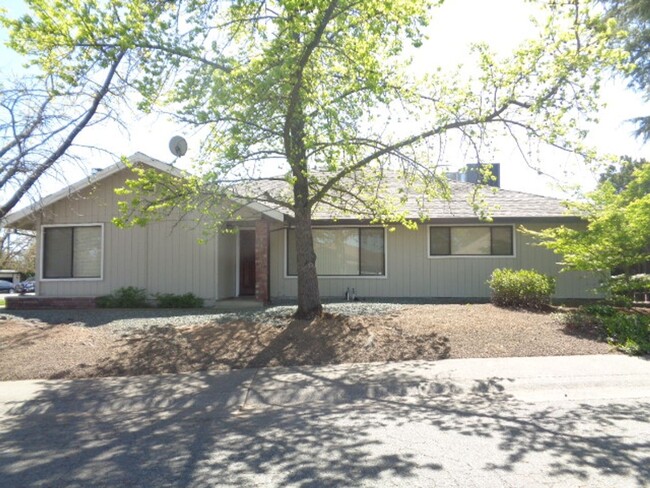 6053 Beech Ave in Orangevale, CA - Foto de edificio - Building Photo