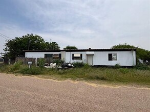 561 Shipman Rd in Haskell, TX - Foto de edificio - Building Photo