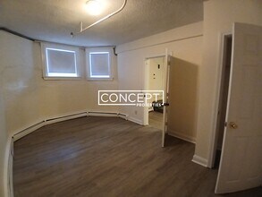 1131 Commonwealth Ave, Unit A in Boston, MA - Building Photo - Building Photo