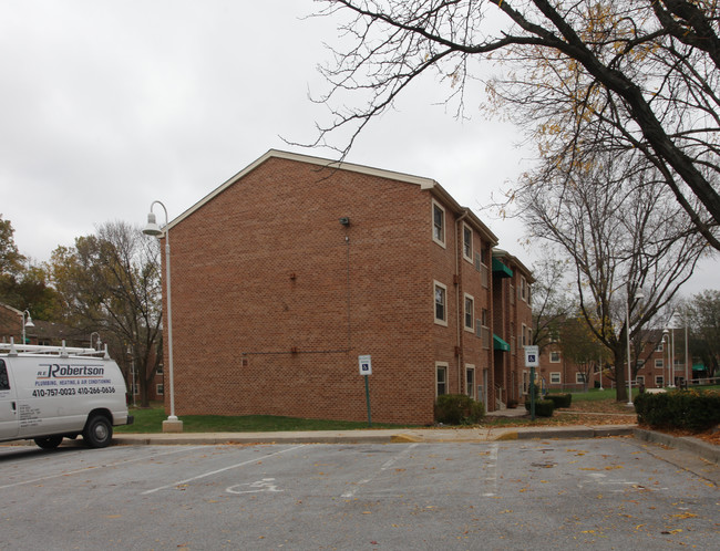 Magruder's Discovery Apartments in Bethesda, MD - Building Photo - Building Photo