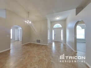 30320 Birdhouse Dr in Wesley Chapel, FL - Building Photo - Building Photo