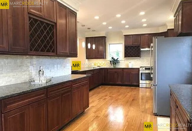 52 Rowe St in Auburndale, MA - Building Photo - Building Photo