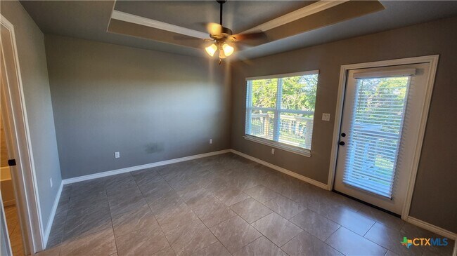 property at 905 Roadrunner Spur