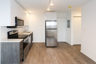 940 W Winona St in Chicago, IL - Building Photo - Building Photo