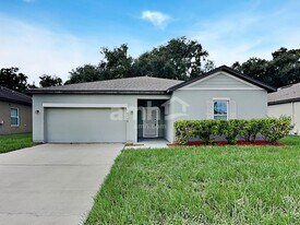 4766 Osprey Way in Winter Haven, FL - Building Photo