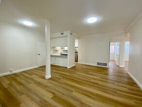 1160 Thomas Ave in San Diego, CA - Building Photo - Building Photo