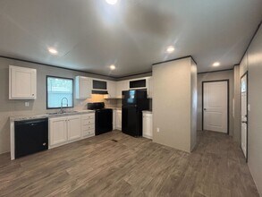 203 Linda St in Conroe, TX - Building Photo - Building Photo