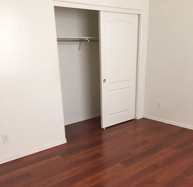 property at 5112 E Juniper Ave