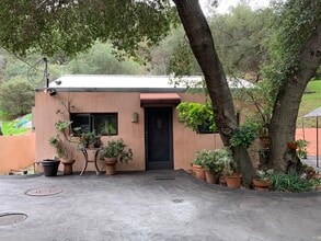 1722 Oak Dr in Topanga, CA - Building Photo - Building Photo