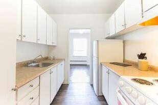 Terrace Towers in Guelph, ON - Building Photo