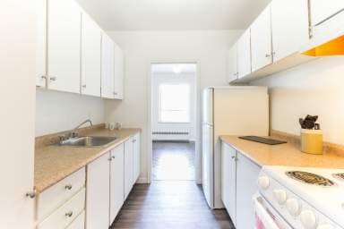 Terrace Towers in Guelph, ON - Building Photo