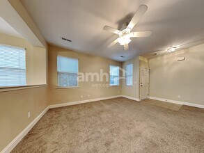 8821 Shadowglen Dr in North Charleston, SC - Building Photo - Building Photo