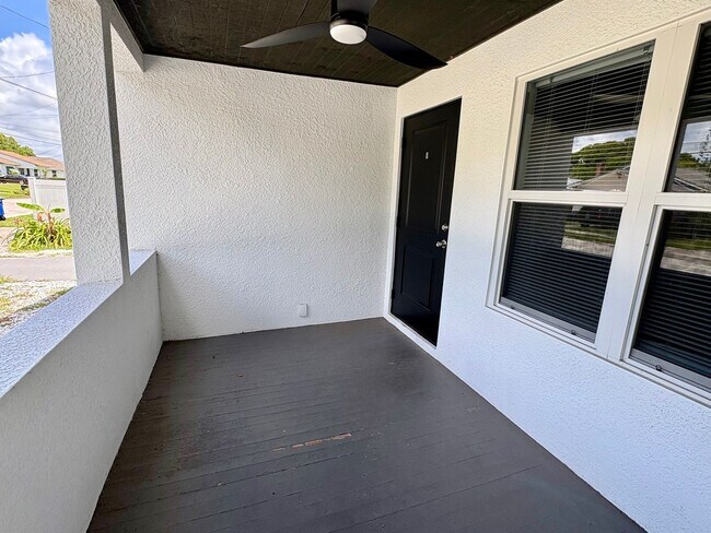property at 624 S 12th St