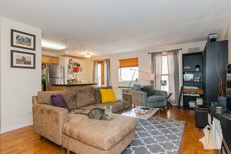 711 W Gordon Ter-Unit -301B in Chicago, IL - Building Photo - Building Photo