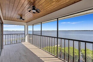 4403 7th St E, Unit 4 in Ellenton, FL - Building Photo