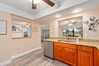 3500 Twin Lakes Terrace in Fort Pierce, FL - Building Photo - Building Photo