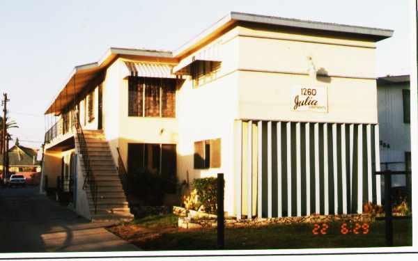 Julia Apartments in Los Angeles, CA - Building Photo