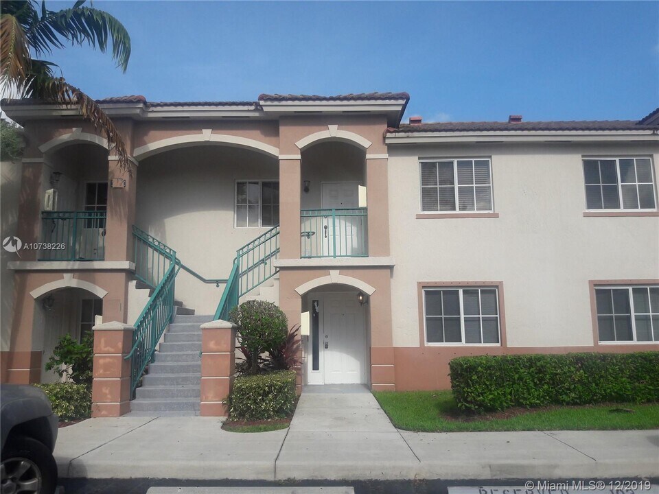 1261 SE 29th St-Unit -106-25 in Homestead, FL - Building Photo