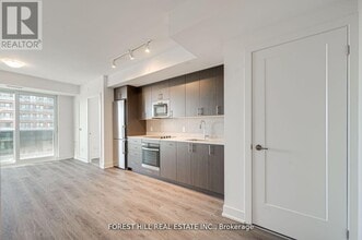 2545 Simcoe St N in Oshawa, ON - Building Photo - Building Photo