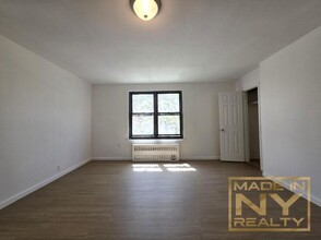 196- 71 69th Ave in Queens, NY - Building Photo - Building Photo