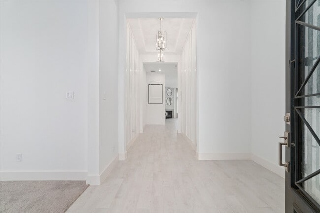 property at 32018 Crested Knl Ct