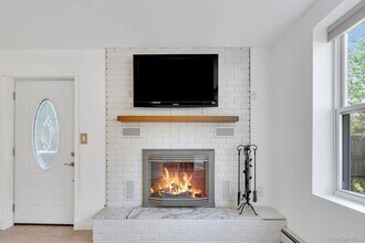 100 E 7th St in Deer Park, NY - Building Photo - Building Photo