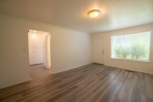 4176 S 1400 E in Millcreek, UT - Building Photo
